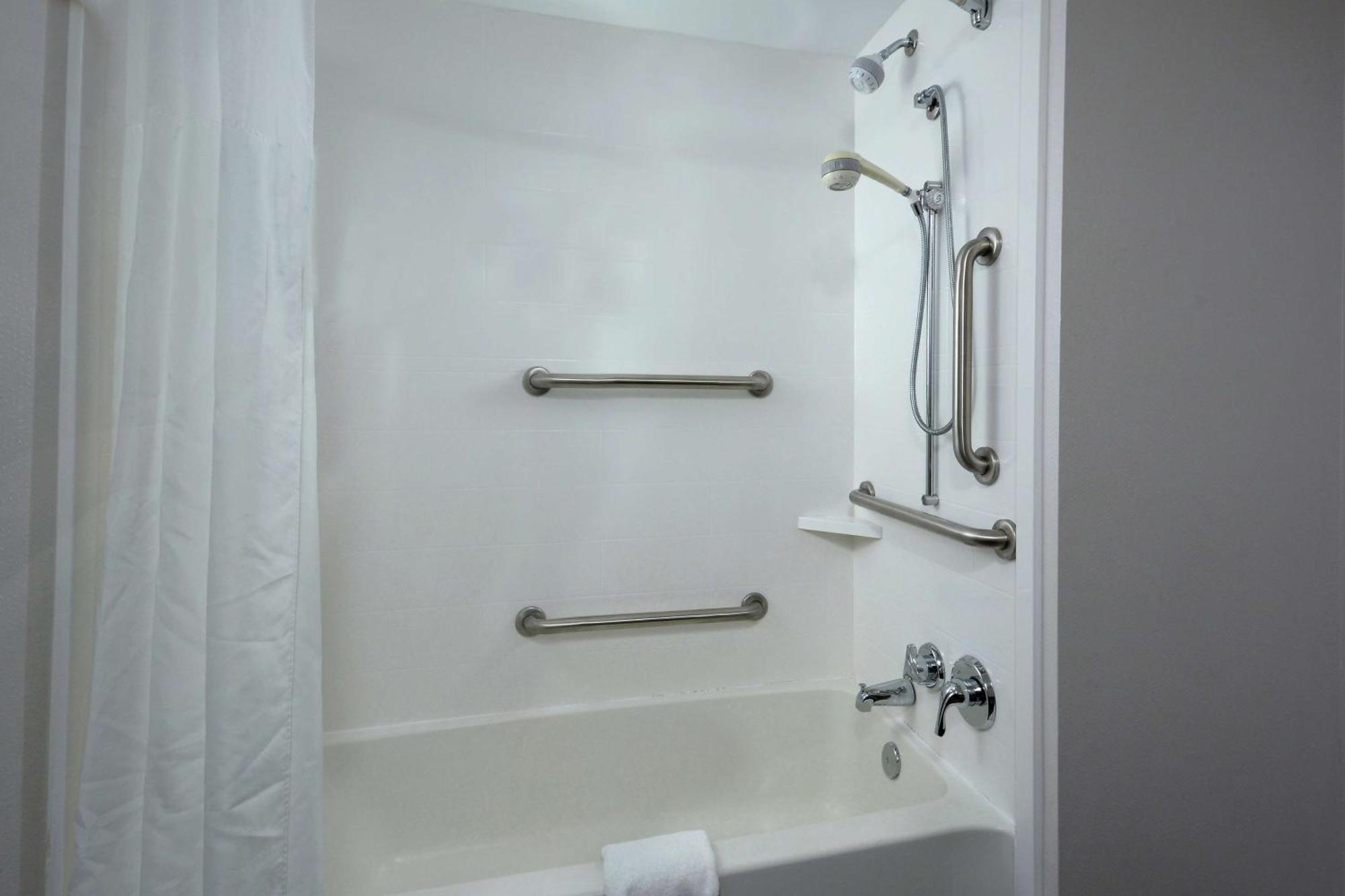 Hampton Inn & Suites Clinton Kültér fotó