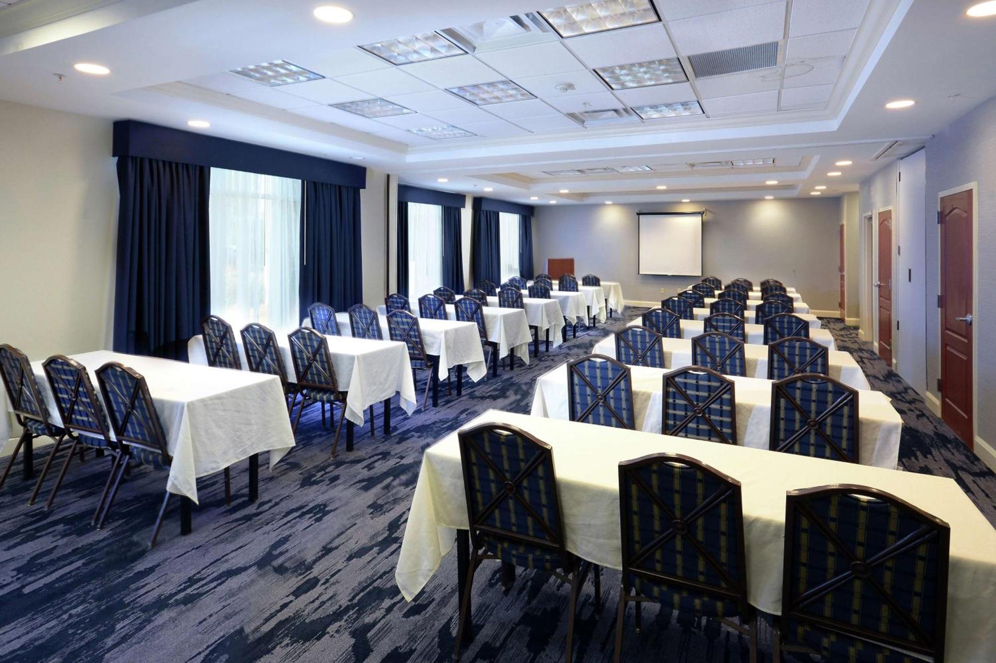 Hampton Inn & Suites Clinton Kültér fotó